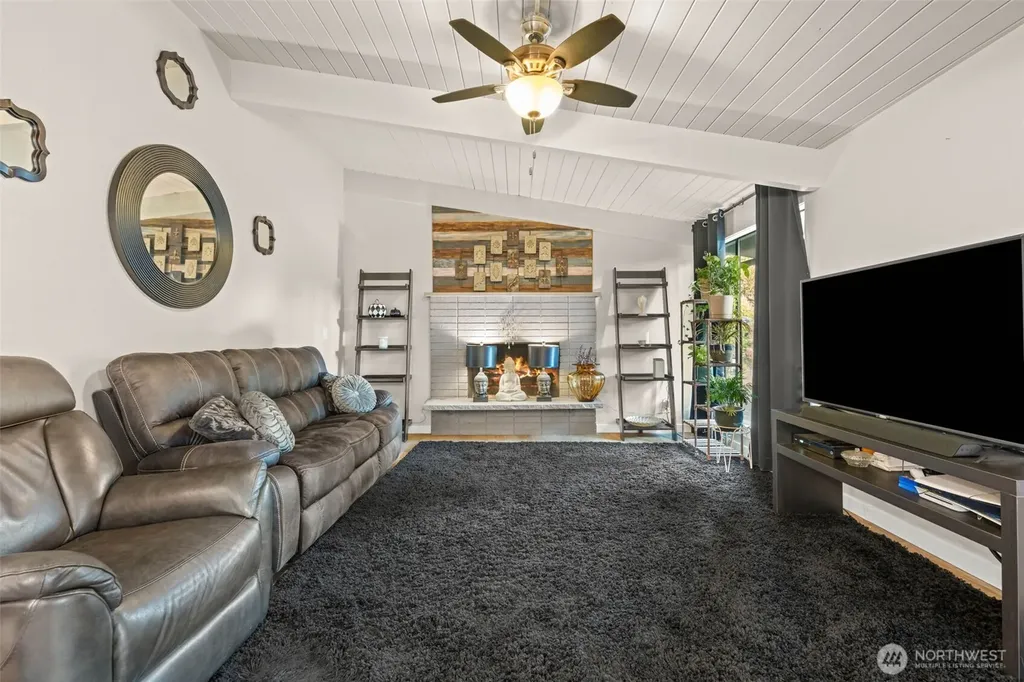 3421 E 99th Edgewood WA 98371