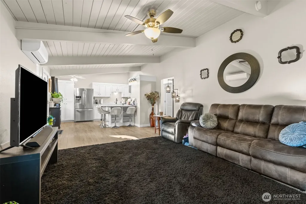 3421 E 99th Edgewood WA 98371