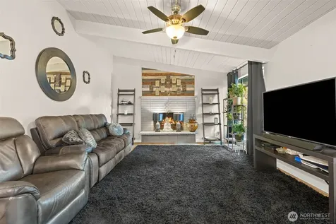 3421 E 99th Edgewood WA 98371