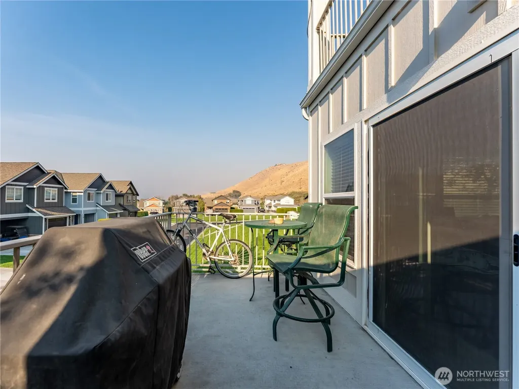 23772 Crescent Bay Drive NW Quincy WA 98848