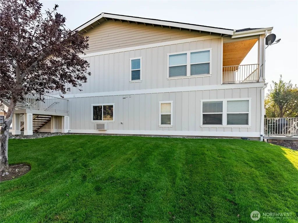 23772 Crescent Bay Drive NW Quincy WA 98848