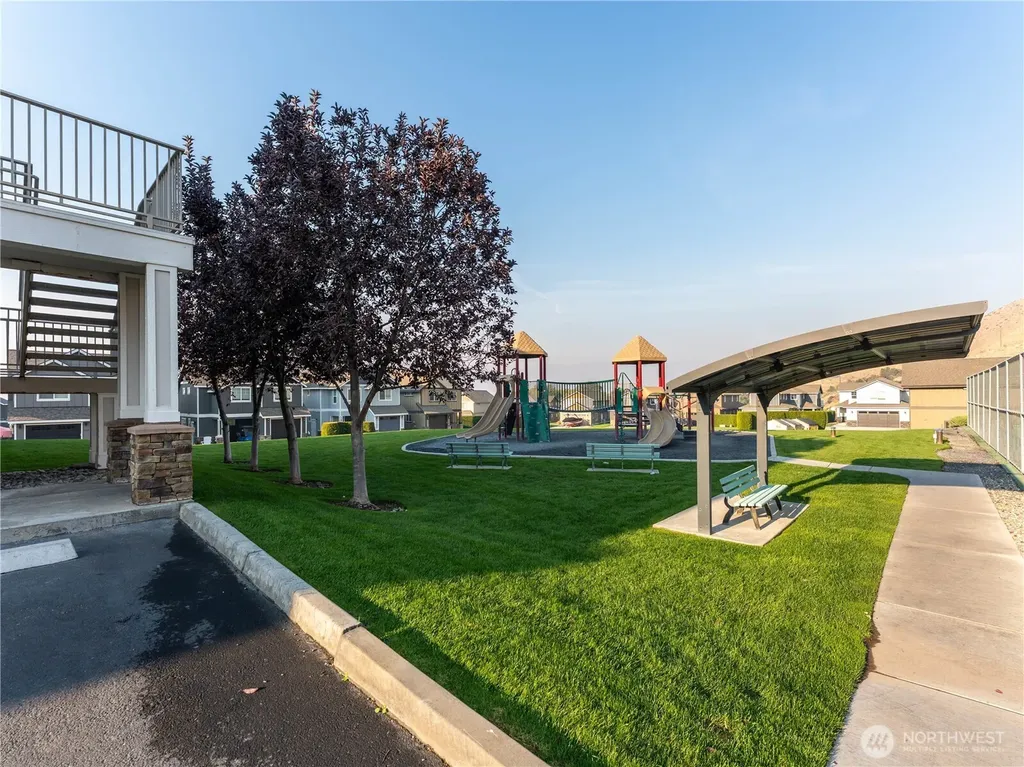 23772 Crescent Bay Drive NW Quincy WA 98848