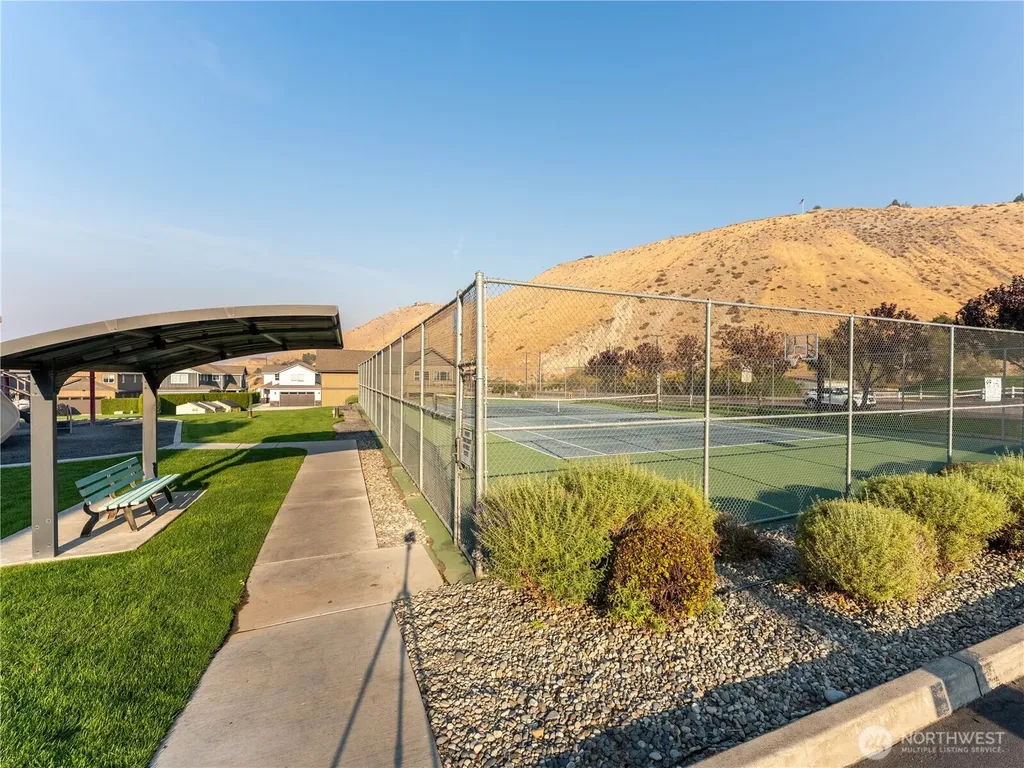 23772 Crescent Bay Drive NW Quincy WA 98848
