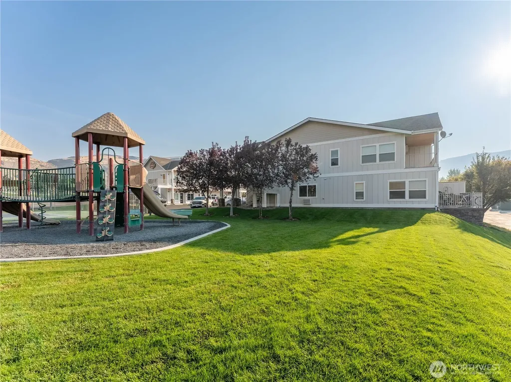23772 Crescent Bay Drive NW Quincy WA 98848