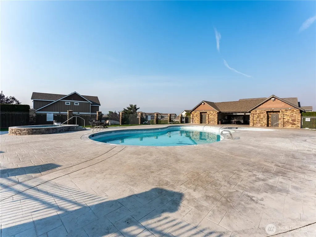 23772 Crescent Bay Drive NW Quincy WA 98848
