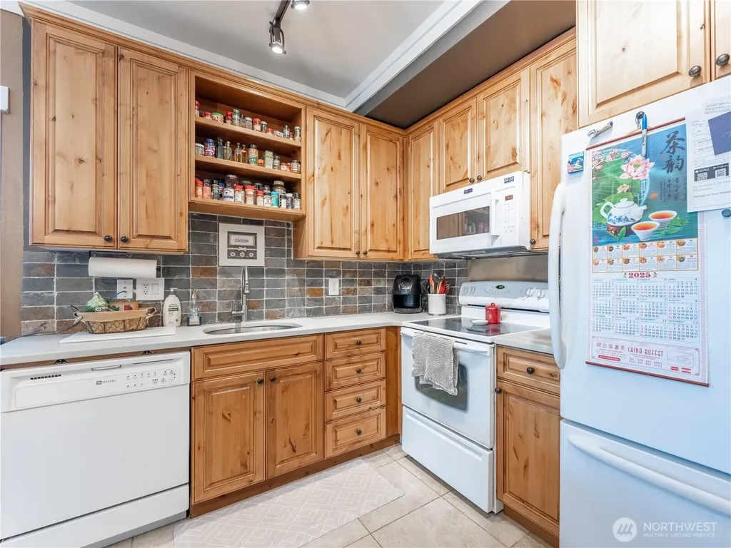 23772 Crescent Bay Drive NW Quincy WA 98848