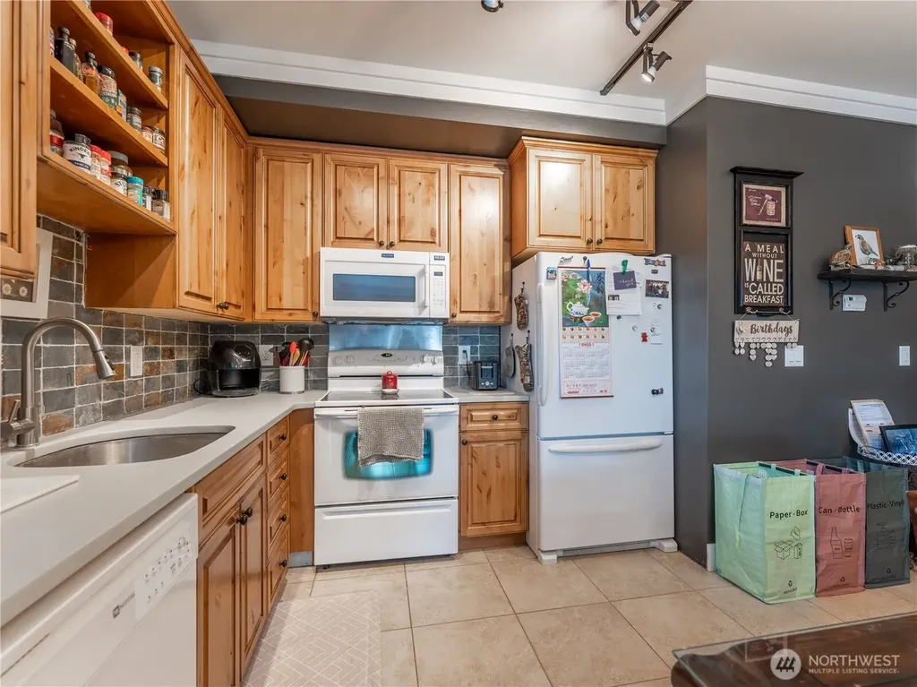 23772 Crescent Bay Drive NW Quincy WA 98848