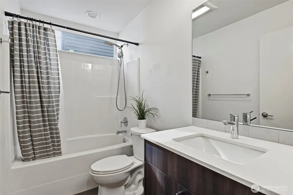 6917 Carleton Ave S Seattle WA 98108