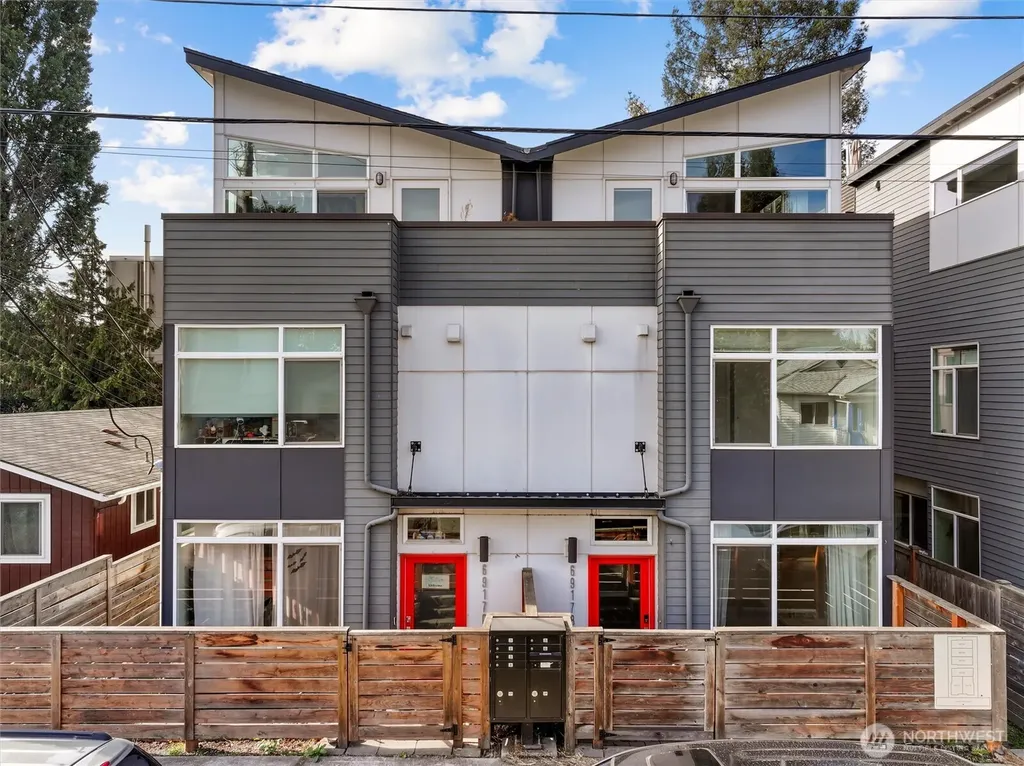 6917 Carleton Ave S Seattle WA 98108