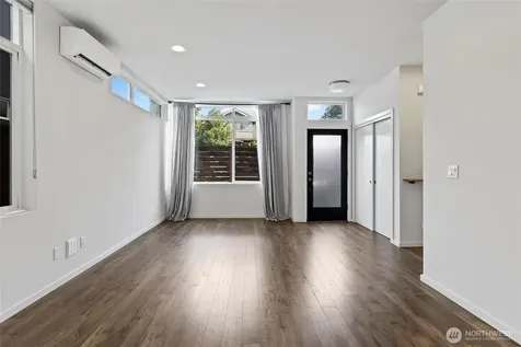 6917 Carleton Ave S Seattle WA 98108