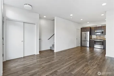 6917 Carleton Ave S Seattle WA 98108