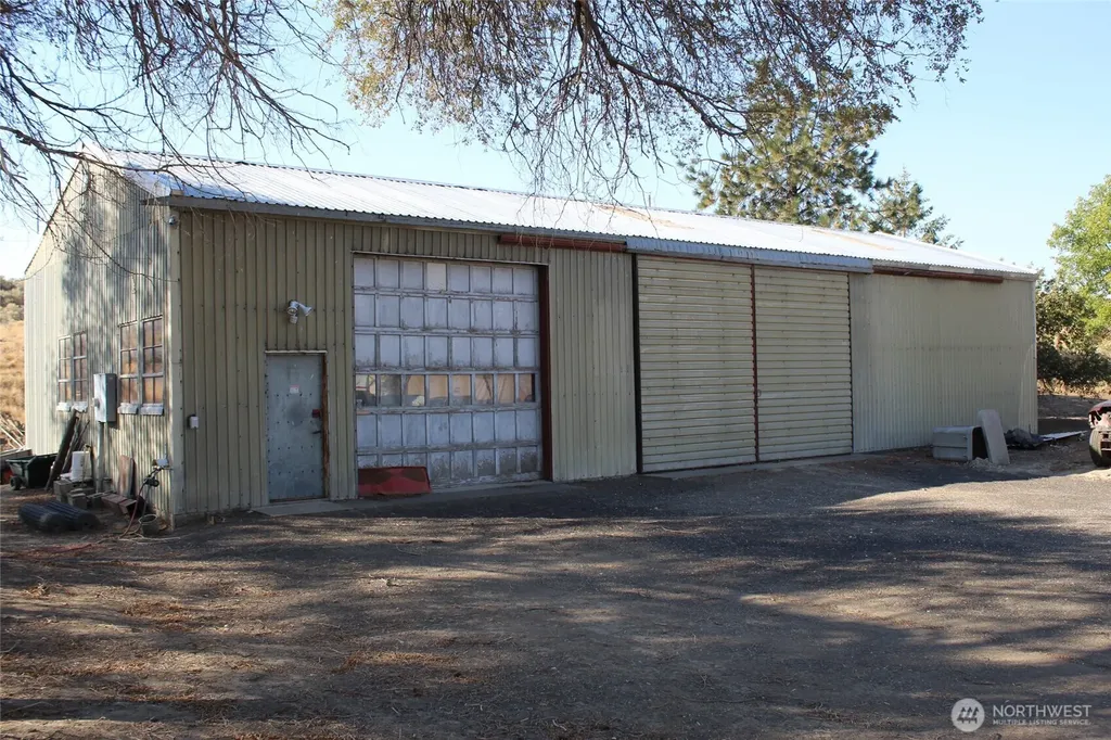 117 S Neilson Road Lind WA 99341