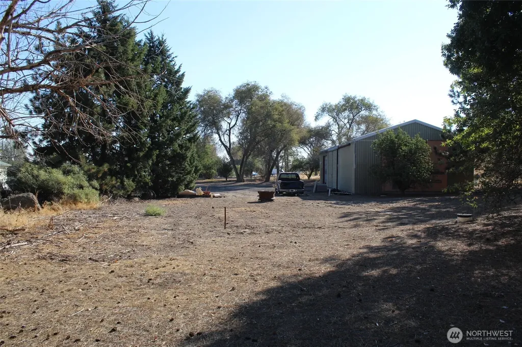 117 S Neilson Road Lind WA 99341