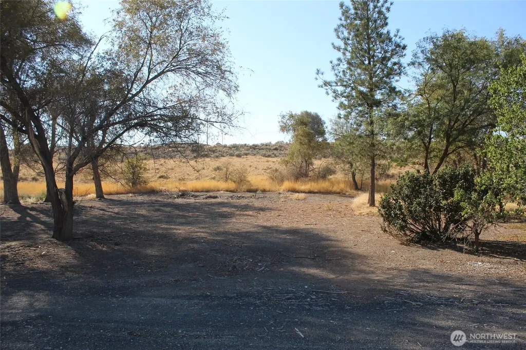 117 S Neilson Road Lind WA 99341