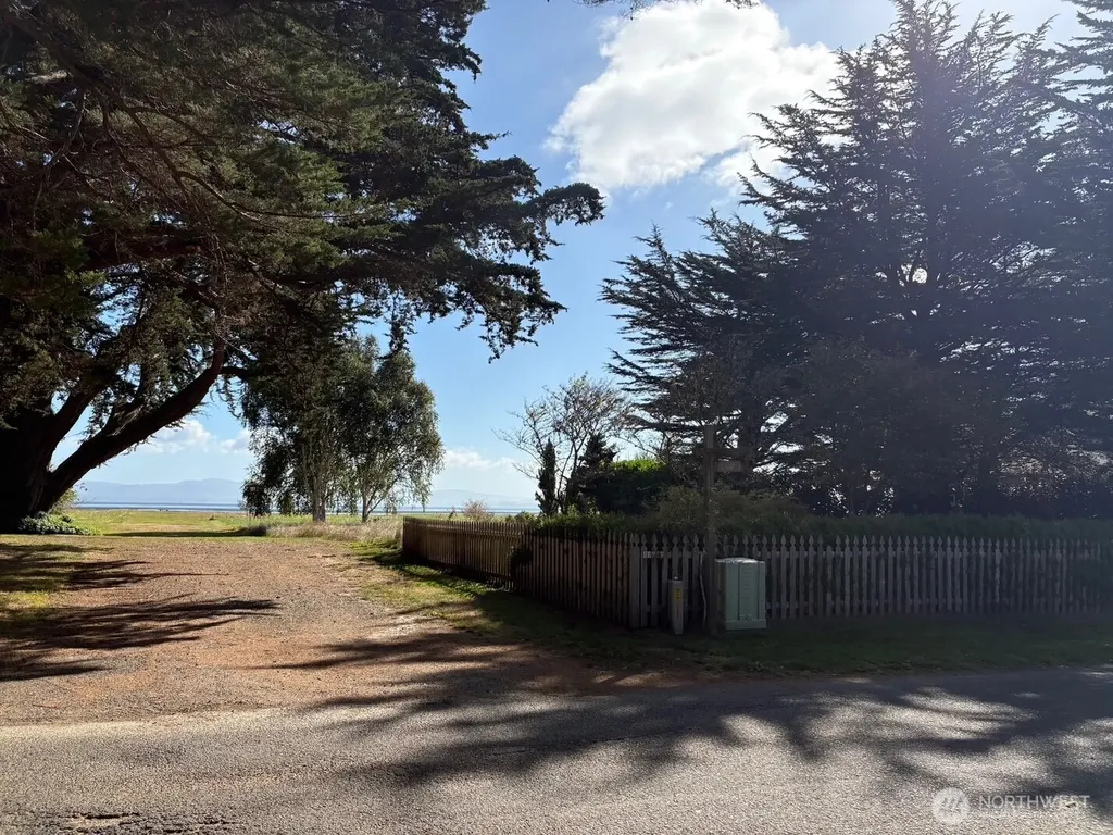 33880 Territory Road Oysterville WA 98640