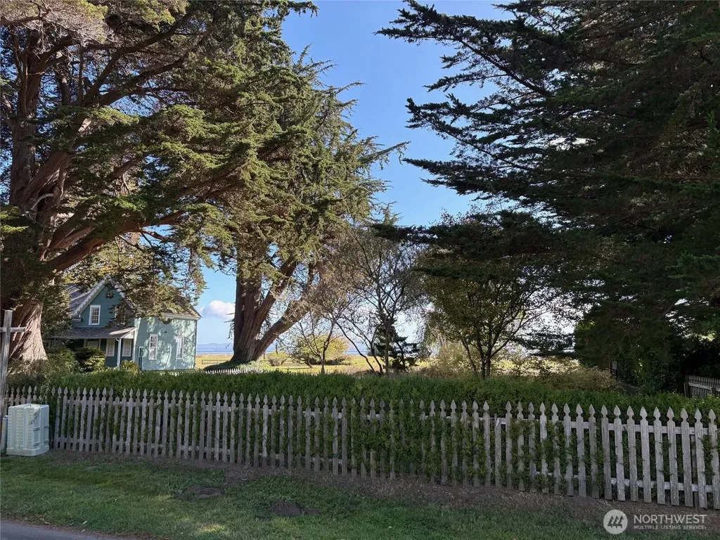 33880 Territory Road Oysterville WA 98640