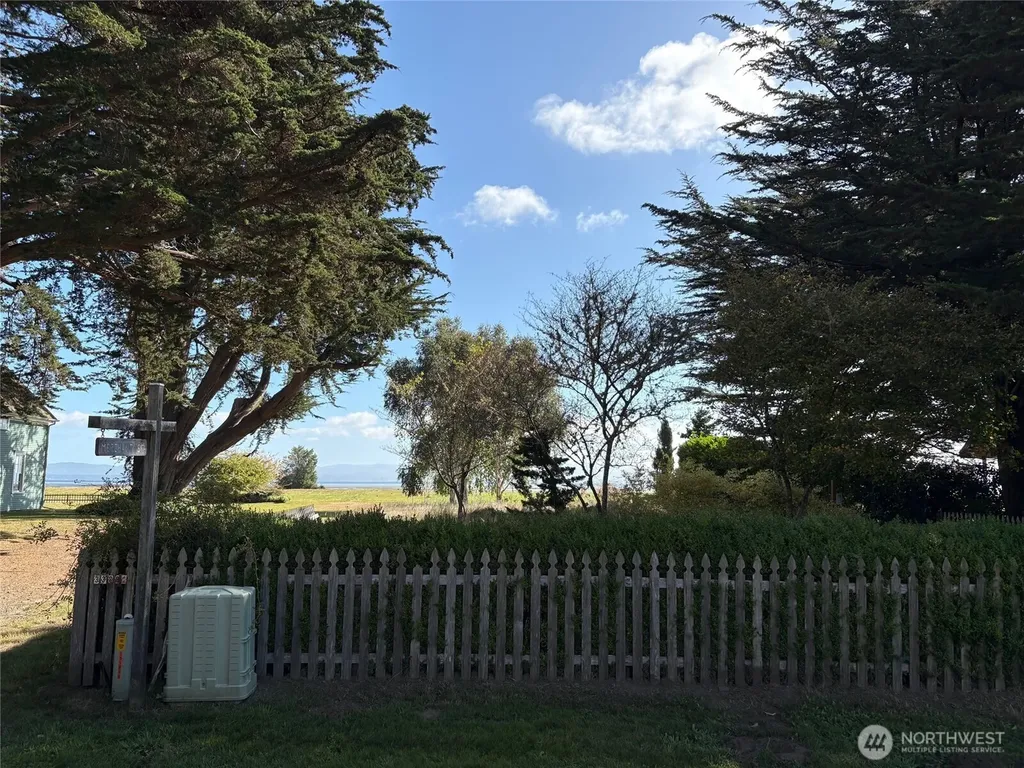 33880 Territory Road Oysterville WA 98640