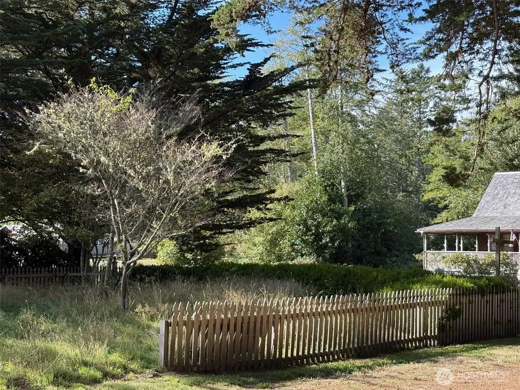 33880 Territory Road Oysterville WA 98640