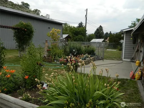 44 Bonaparte Avenue Tonasket WA 98855