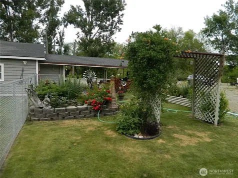 44 Bonaparte Avenue Tonasket WA 98855