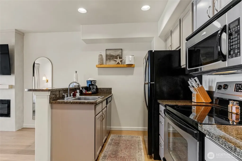 322 W Woodin Avenue Chelan WA 98816
