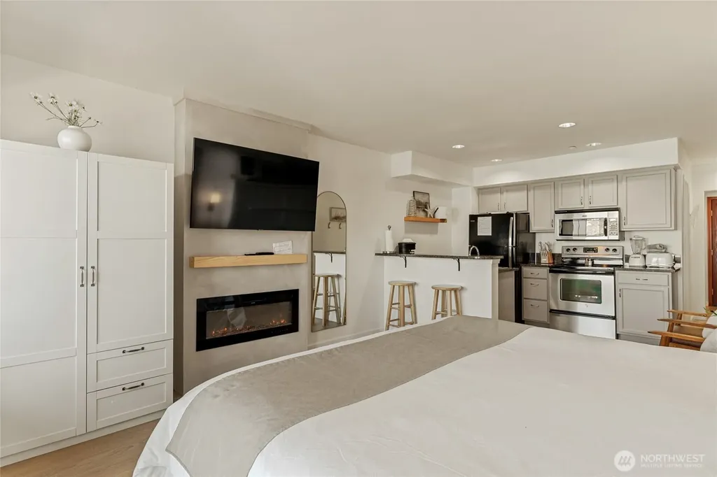 322 W Woodin Avenue Chelan WA 98816