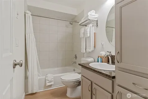 322 W Woodin Avenue Chelan WA 98816