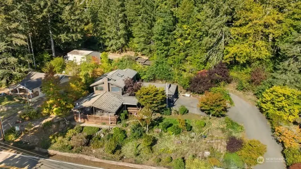 7150 NE North Shore Road Belfair WA 98528