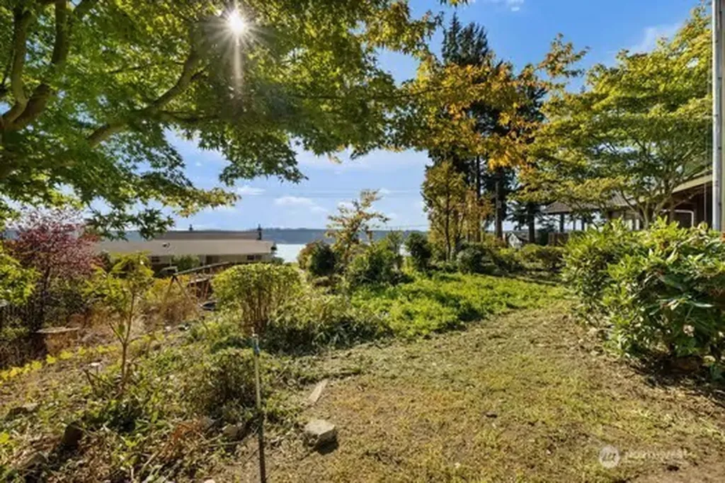 7150 NE North Shore Road Belfair WA 98528