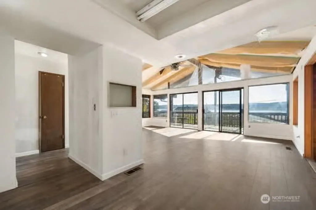 7150 NE North Shore Road Belfair WA 98528