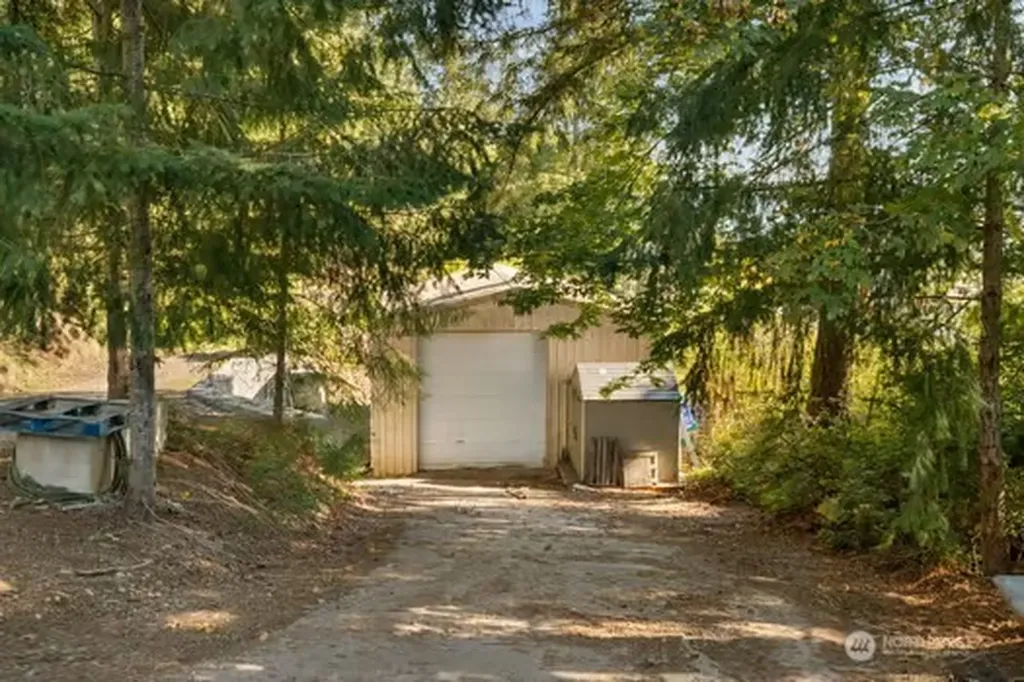 7150 NE North Shore Road Belfair WA 98528