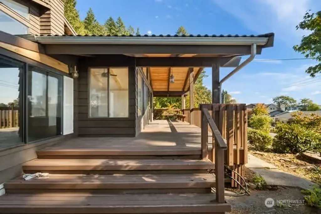 7150 NE North Shore Road Belfair WA 98528