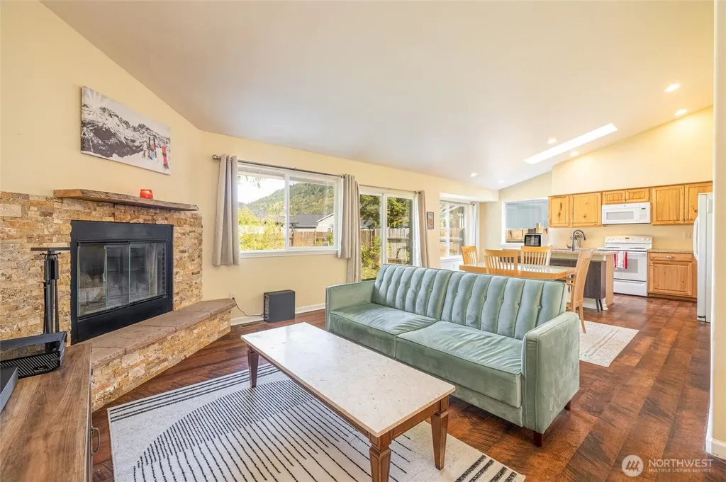 3001 Green Valley Drive Maple Falls WA 98266