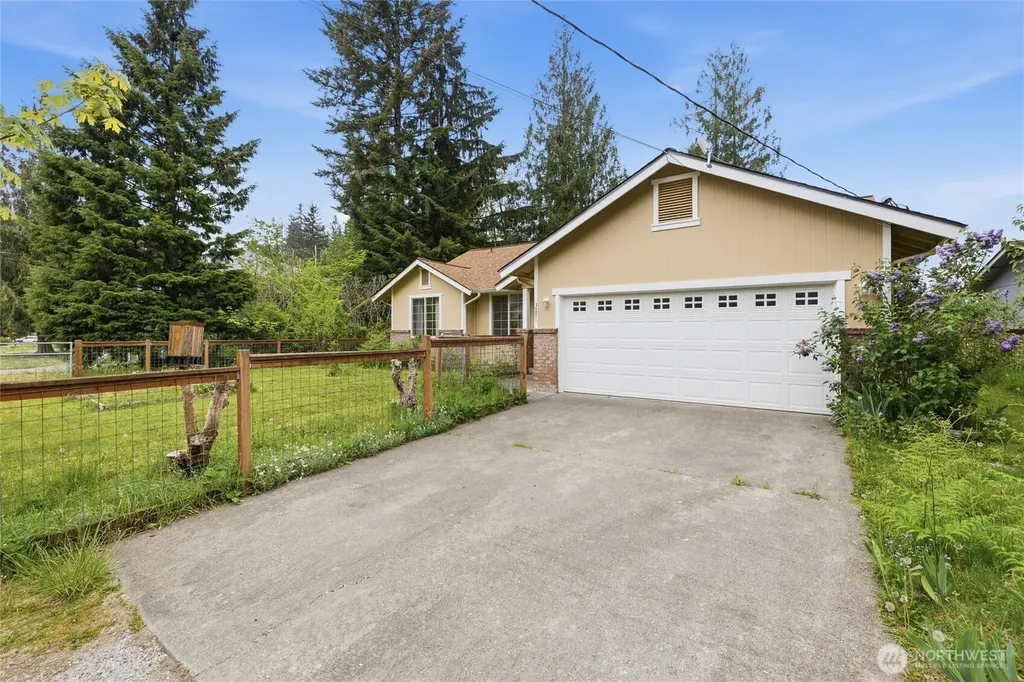 3001 Green Valley Drive Maple Falls WA 98266