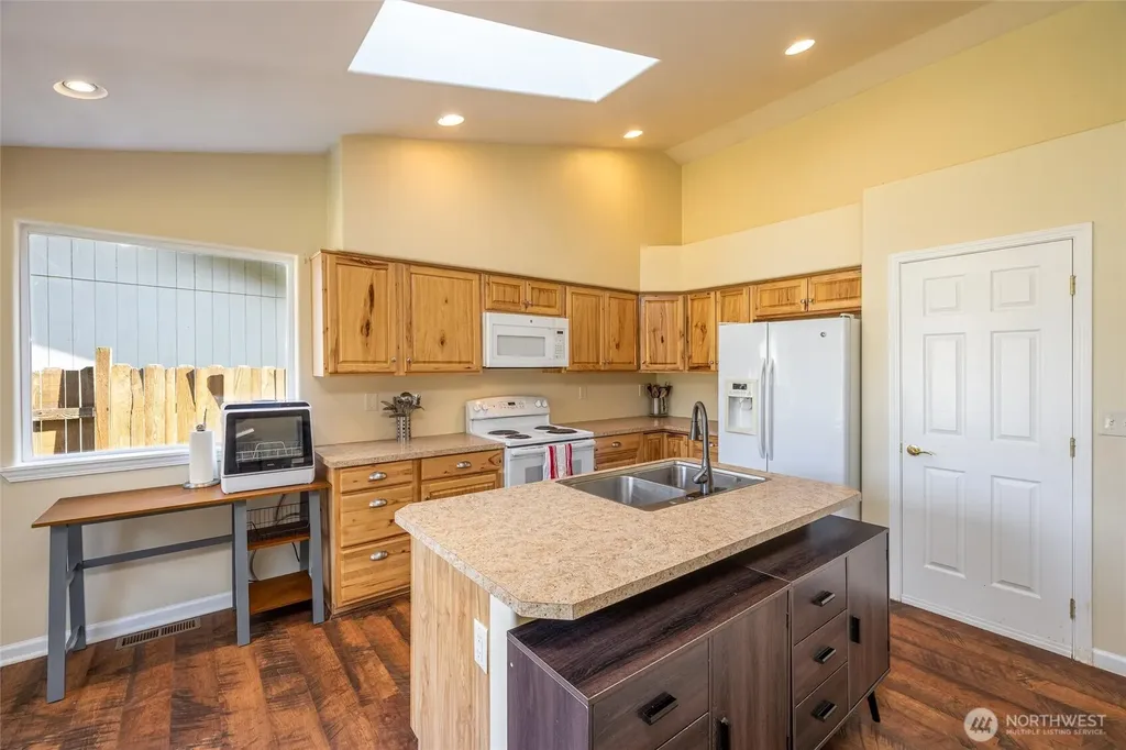 3001 Green Valley Drive Maple Falls WA 98266