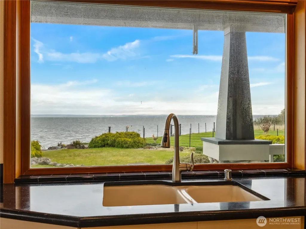 317 Captain Gray Court SE Ocean Shores WA 98569