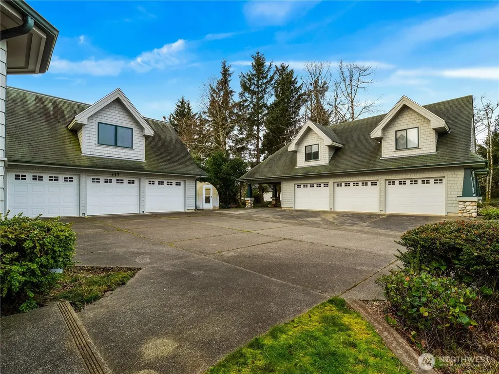 317 Captain Gray Court SE Ocean Shores WA 98569