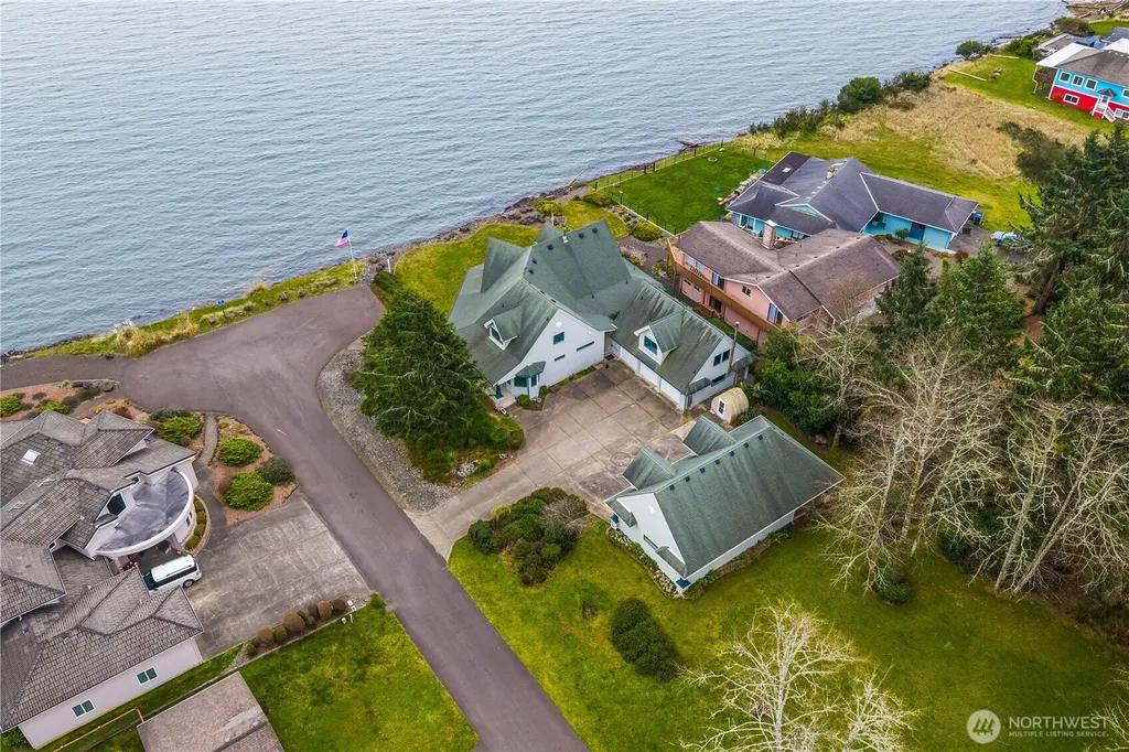 317 Captain Gray Court SE Ocean Shores WA 98569
