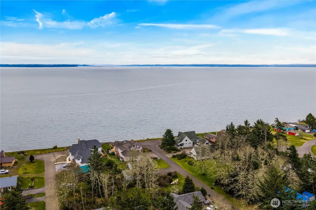 317 Captain Gray Court SE Ocean Shores WA 98569