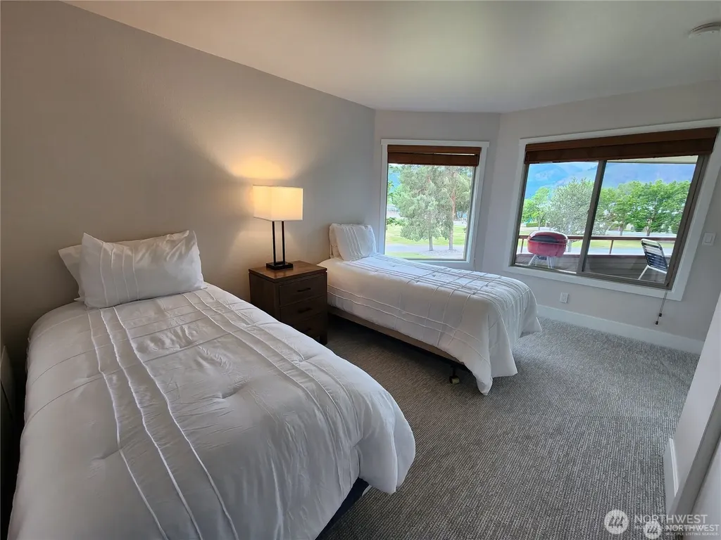 1 Lodge 610-i Manson WA 98831