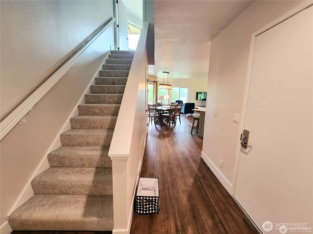 1 Lodge 610-i Manson WA 98831