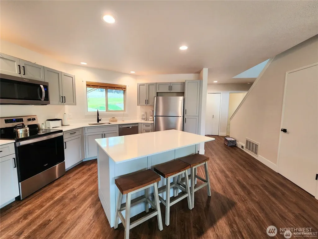 1 Lodge 610-i Manson WA 98831