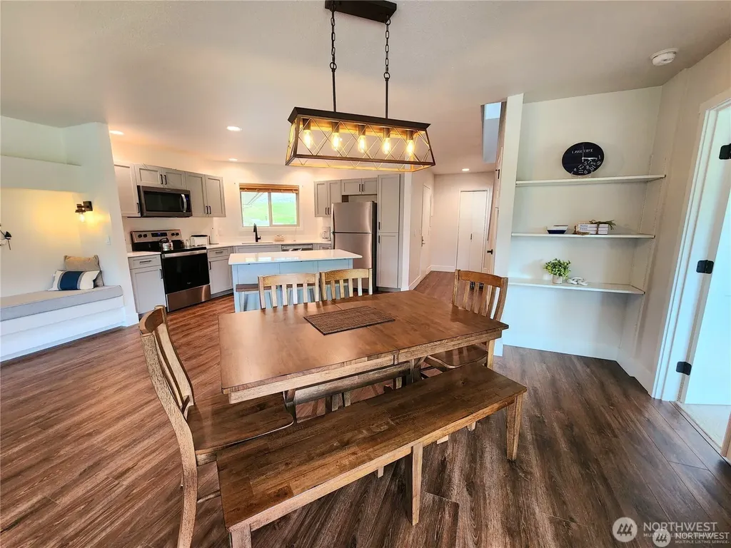 1 Lodge 610-i Manson WA 98831