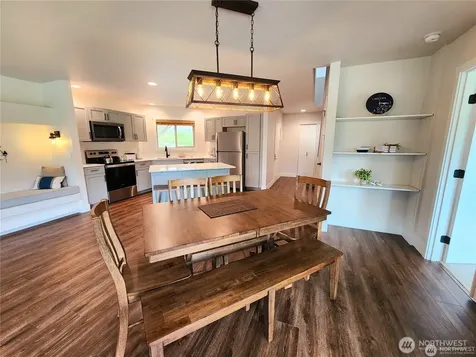 1 Lodge 610-i Manson WA 98831
