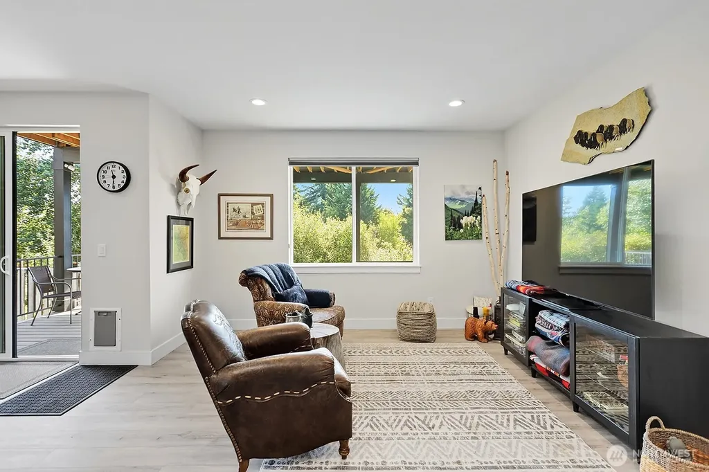 220 NE Lower Basso Circle Stevenson WA 98648