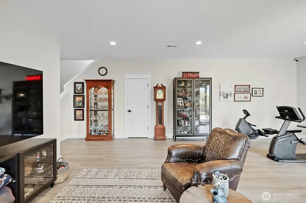 220 NE Lower Basso Circle Stevenson WA 98648