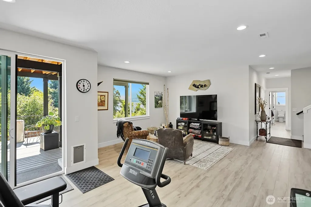 220 NE Lower Basso Circle Stevenson WA 98648