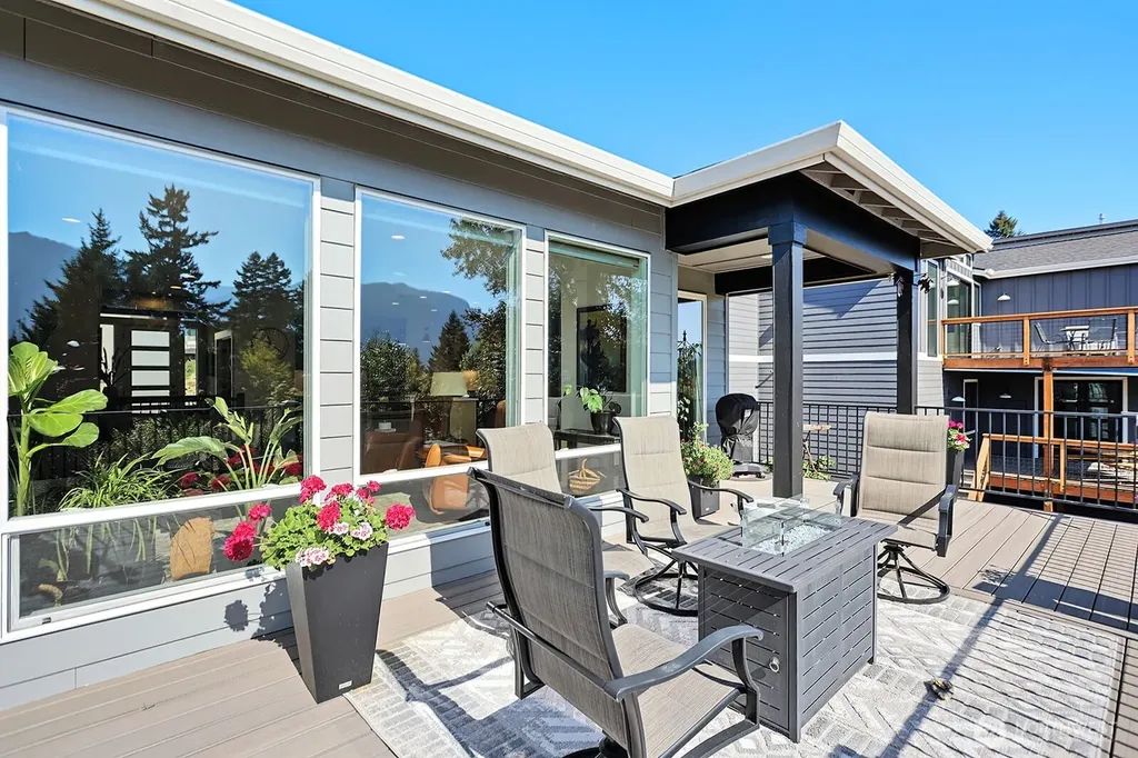 220 NE Lower Basso Circle Stevenson WA 98648