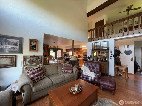 14 Hahn Road Omak WA 98841