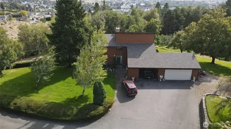 14 Hahn Road Omak WA 98841